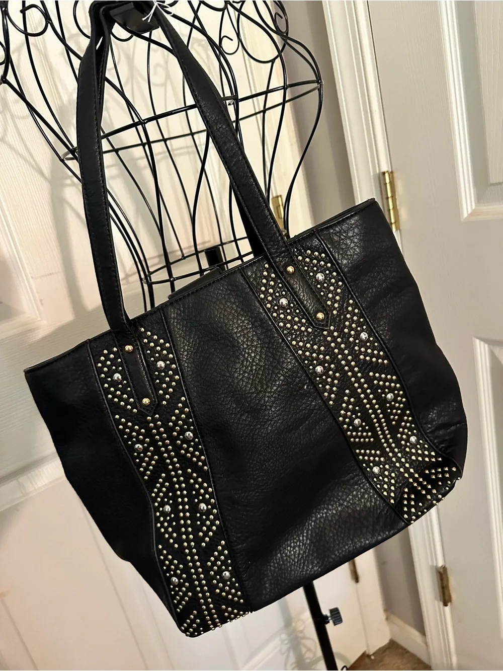 Enzo Angiolini Black Leather Shoulder Bag W/ Studded accents. Hard To Find